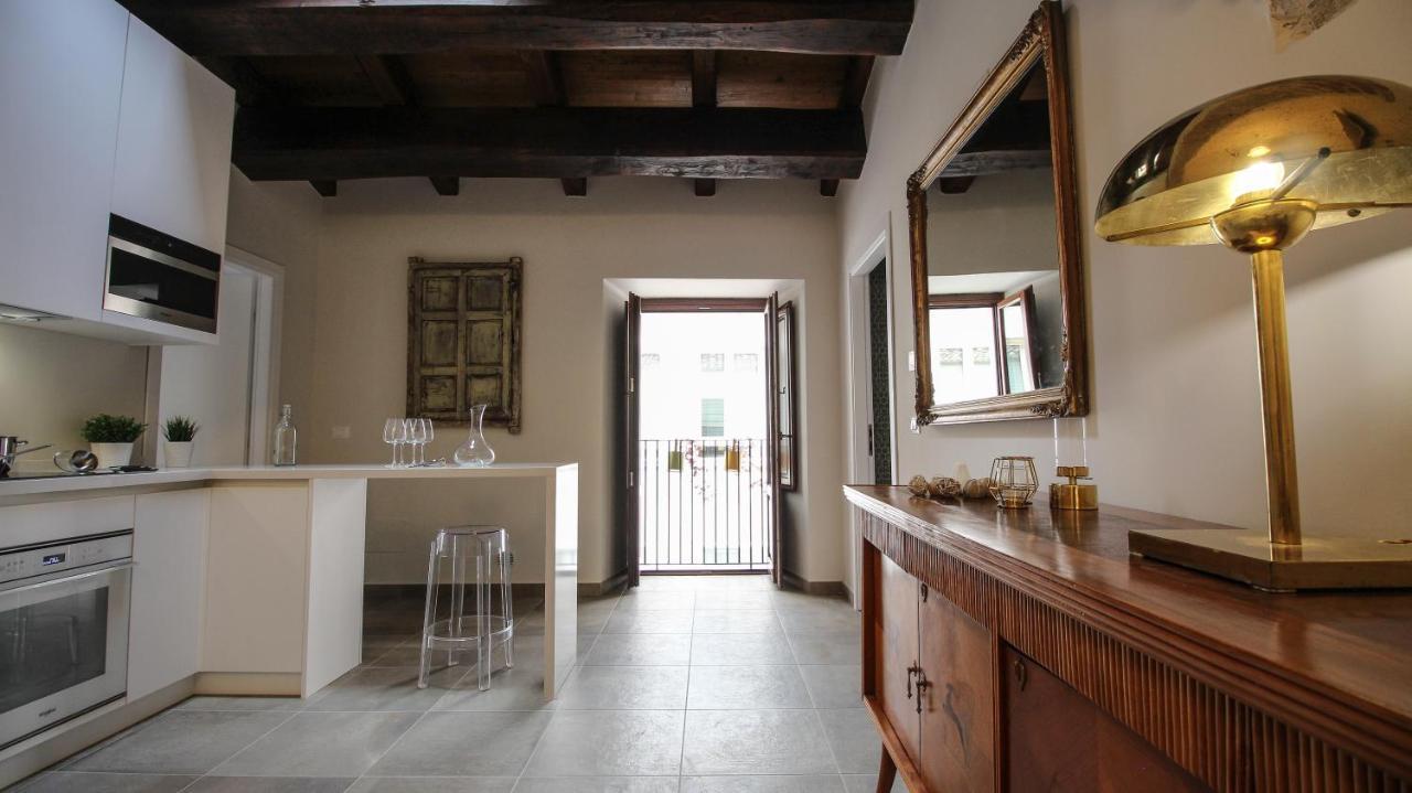 Nel Cuore Dell'Aquila Bnb Exterior foto